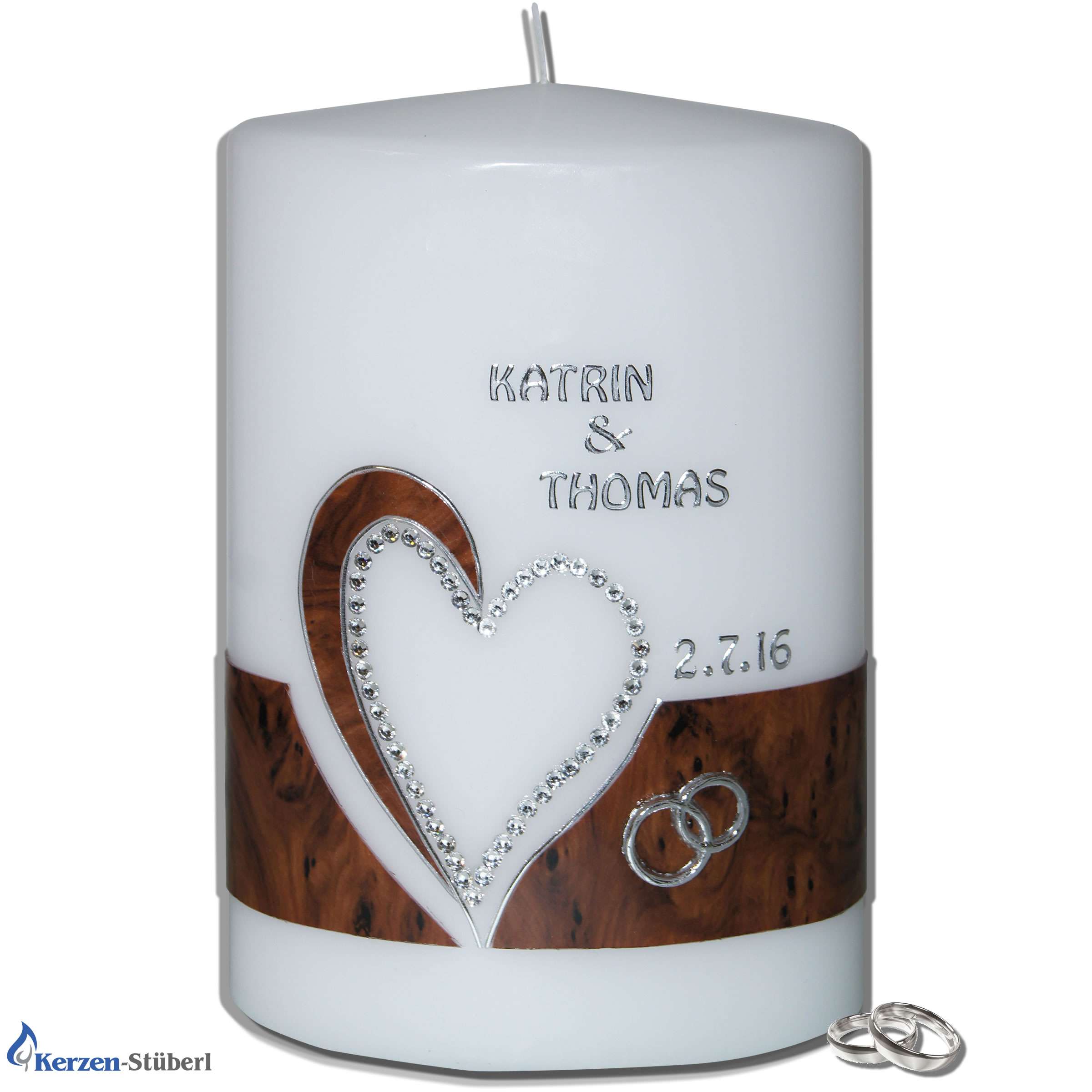 Hochzeitskerze mit Swarovski Herz & Holzoptik-Oval | Kerzen-Stüberl Hochzeitskerze mit Swarovski Herz & Holzoptik-Oval | Kerzen-Stüberl